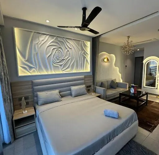 Elegant Escape Suite-40Th Floor