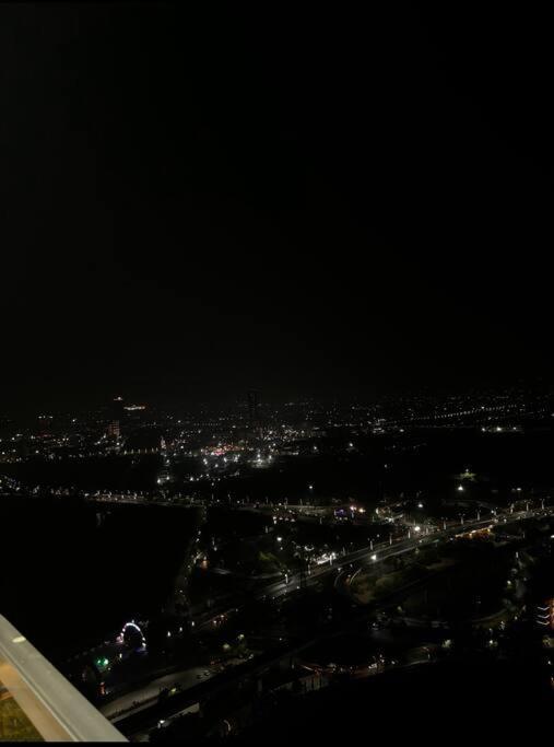 Elegant Escape Suite-40th Floor Apartment New Delhi