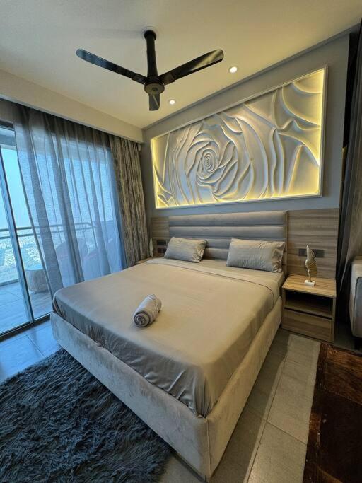 Elegant Escape Suite-40th Floor New Delhi