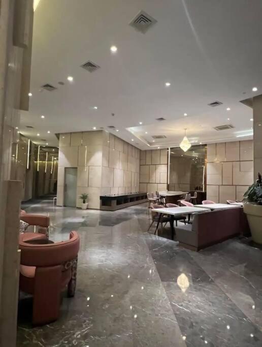 Elegant Escape Suite-40th Floor New Delhi