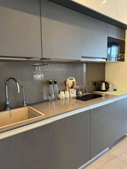 Elegant Escape Suite-40th Floor * New Delhi
