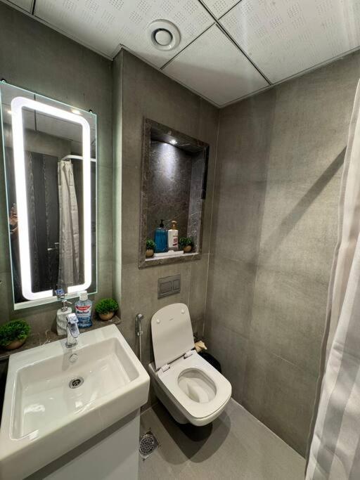 Elegant Escape Suite-40th Floor Apartment